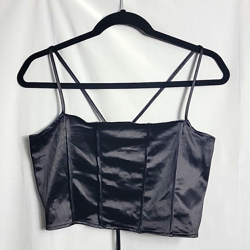 🖤5/$20🖤 DIVIDED.. black cropped top, tank top..